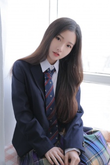 厨房抬起月月的腿